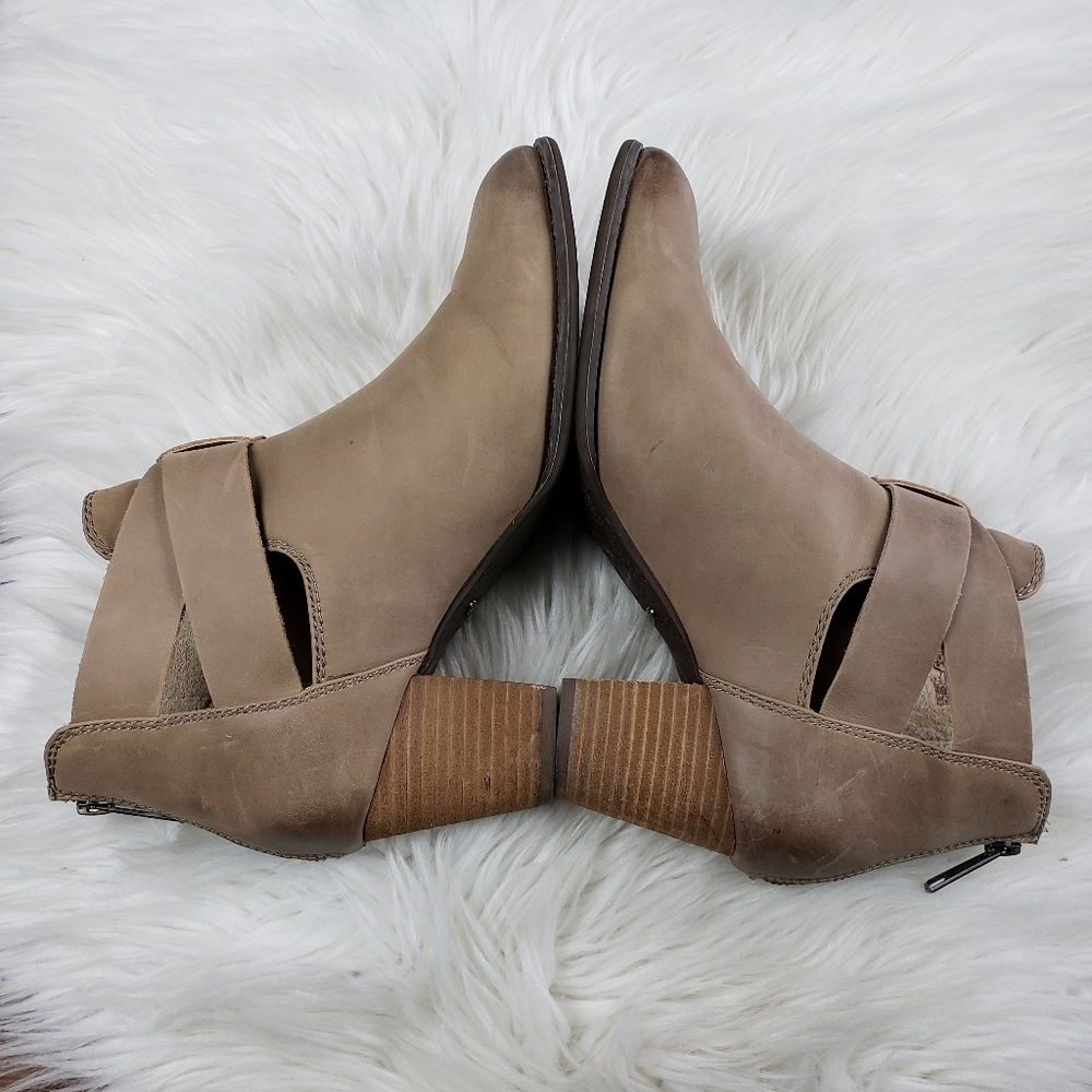 Vionic Rory buckle ankle bootie size 9 - Picture 15 of 16